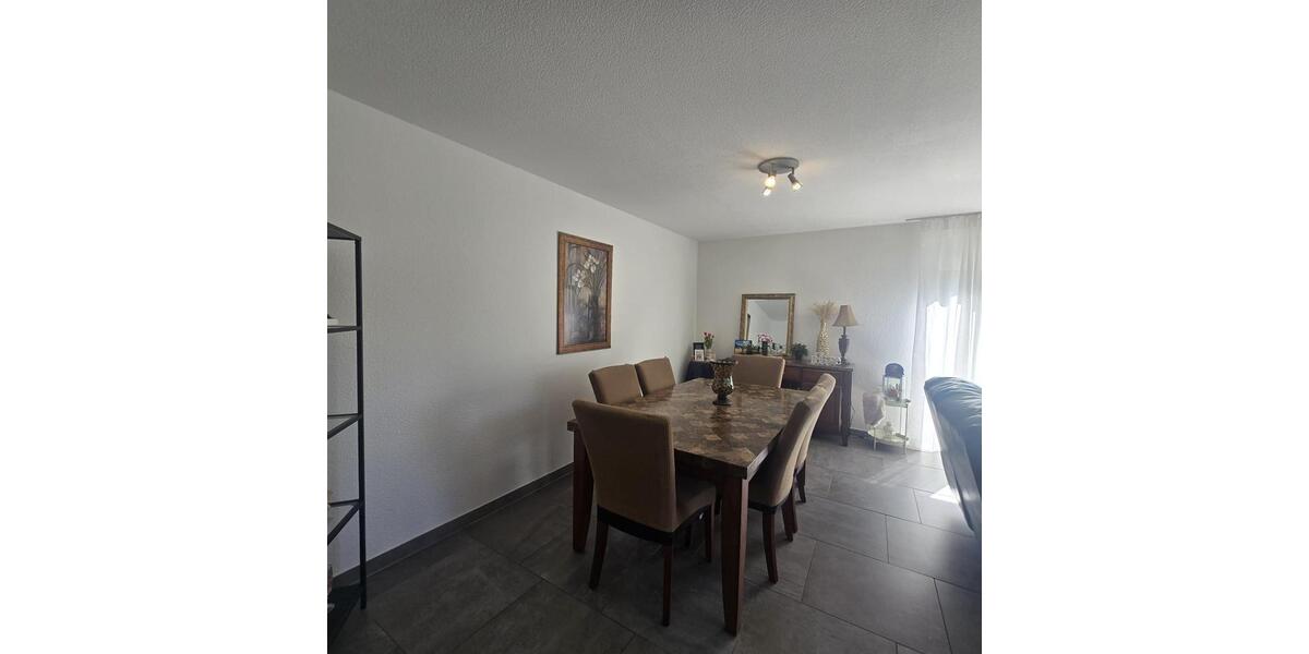Einfamilienhaus Mehlingen - 3 Zimmer, 200 m&sup2;, 1.800&euro; | Angebot:26619722