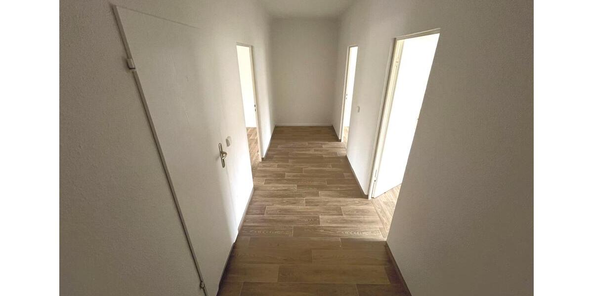 Erdgeschoßwohnung Gera Lusan - 3 Zimmer, 69 m&sup2;, 350&euro; | Angebot:25990363