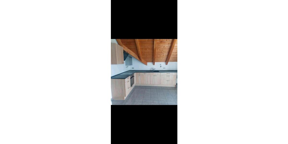 Dachgeschoßwohnung Reichertshausen - 3 Zimmer, 79 m&sup2;, 930&euro; | Angebot:26479574