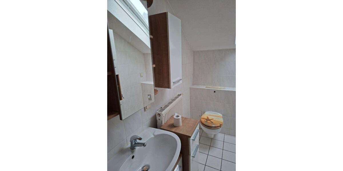 geräumige 2 Zi.-DG Wohnung mit EBK - Dachgeschoßwohnung Pößneck | Angebot:24848657