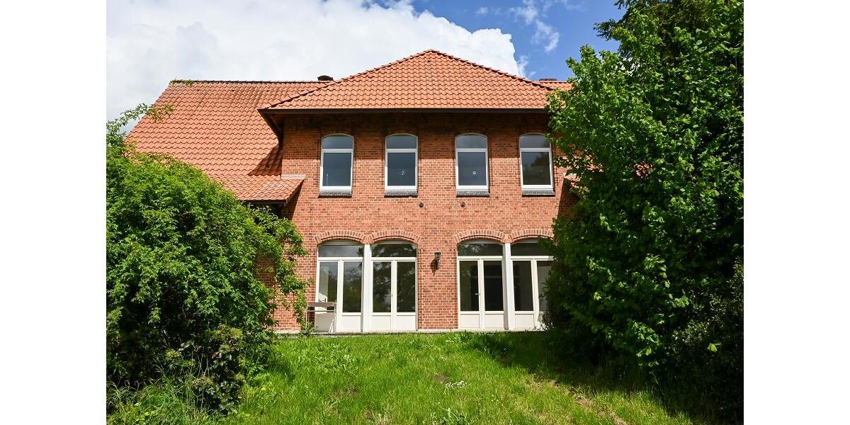 Einfamilienhaus Langenhagen Engelbostel - 8 Zimmer, 355 m&sup2;, 2.200&euro; | Angebot:26662248
