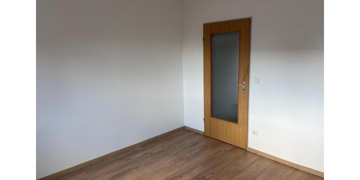 Erdgeschoßwohnung Bad Rodach - 3 Zimmer, 78 m&sup2;, 680&euro; | Angebot:25603829