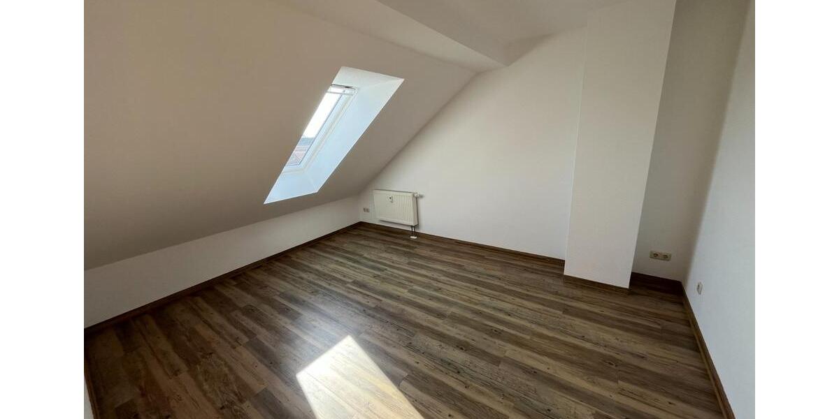 Dachgeschoßwohnung Altenburg - 3 Zimmer, 62 m&sup2;, 460&euro; | Angebot:25305748
