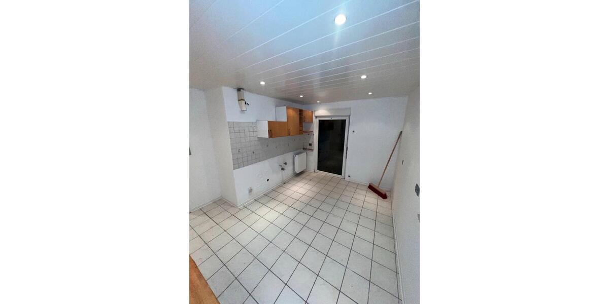 Etagenwohnung Karben - 4 Zimmer, 150 m&sup2;, 1.500&euro; | Angebot:25343839