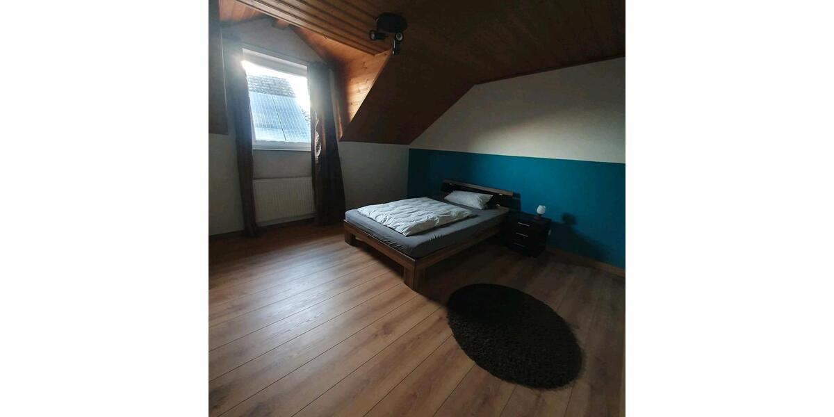 Dachgeschoßwohnung Salzweg - 4 Zimmer, 104 m&sup2;, 1.100&euro; | Angebot:25634213