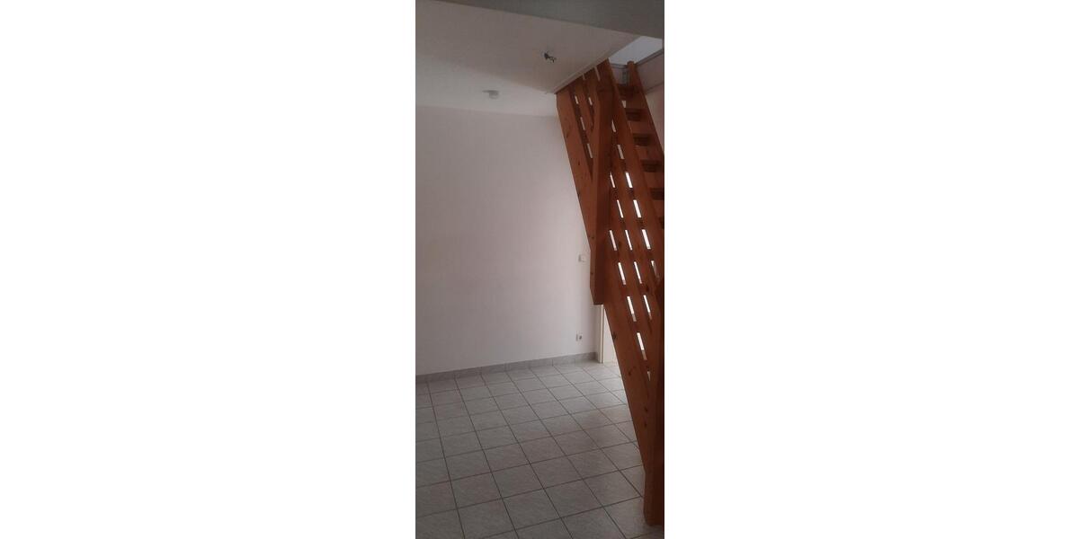 Dachgeschoßwohnung Leiblfing - 3 Zimmer, 85 m&sup2;, 550&euro; | Angebot:25908681