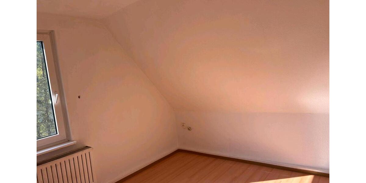 Dachgeschoßwohnung Wiehl - 2 Zimmer, 35 m&sup2;, 300&euro; | Angebot:26598029