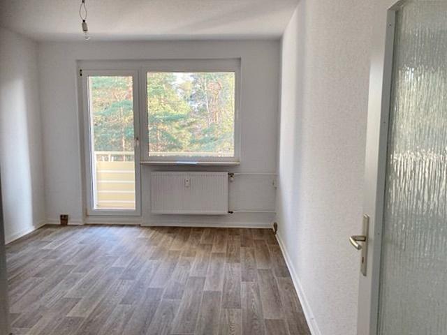 Etagenwohnung Hermsdorf - 3 Zimmer, 60 m&sup2;, 350&euro; | Angebot:25648744
