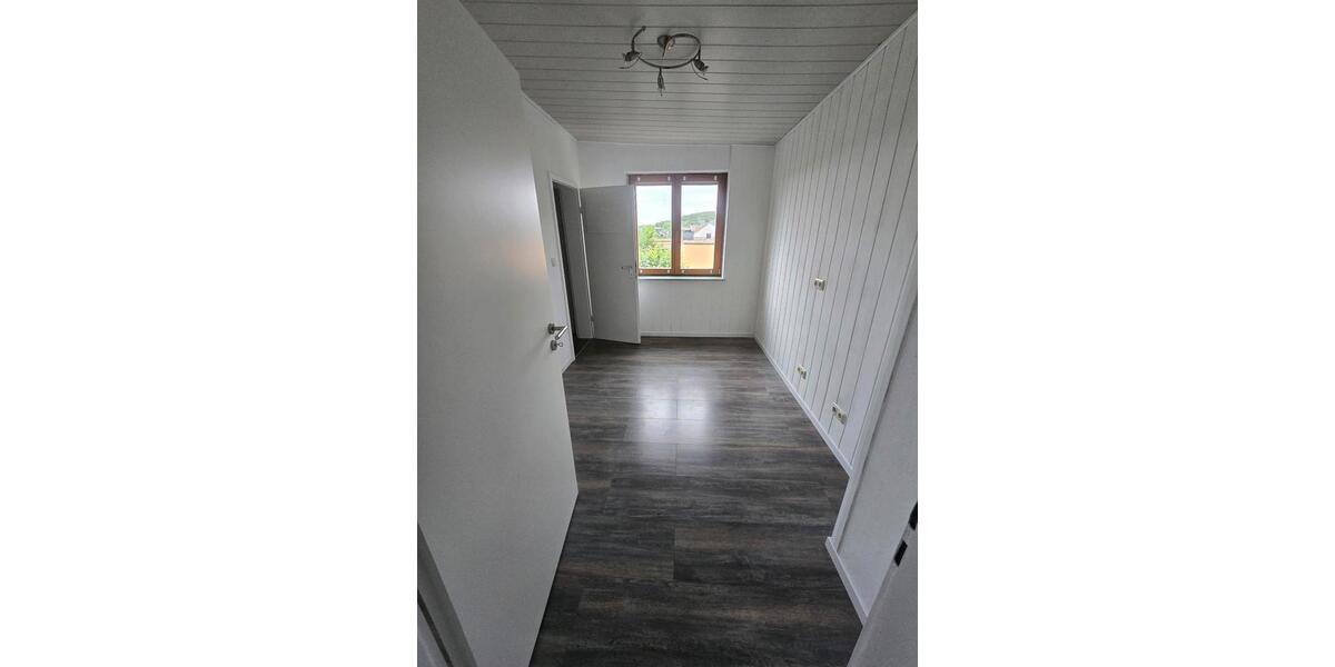 Erdgeschoßwohnung Bad Neustadt an der Saale - 3 Zimmer, 100 m&sup2;, 1.250&euro; | Angebot:26561792