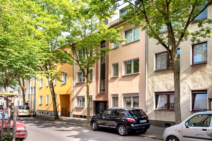 Ideal für eine Person! Vollständig sanierte 2-Zimmer-Erdgeschoßwohnung.