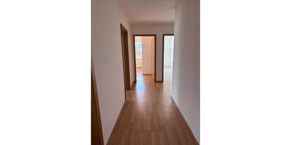Dachgeschoßwohnung Löbau - 3 Zimmer, 68 m&sup2;, 476&euro; | Angebot:26460887