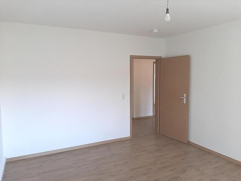 3 Zimmer in der 2 Etage möchten bewohnt werden zimmer