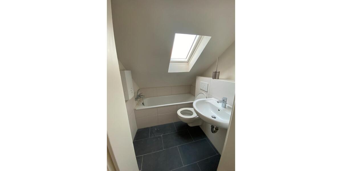 Dachgeschosswohnung, 37 qm, 47198 Duisburg 2 zimmer