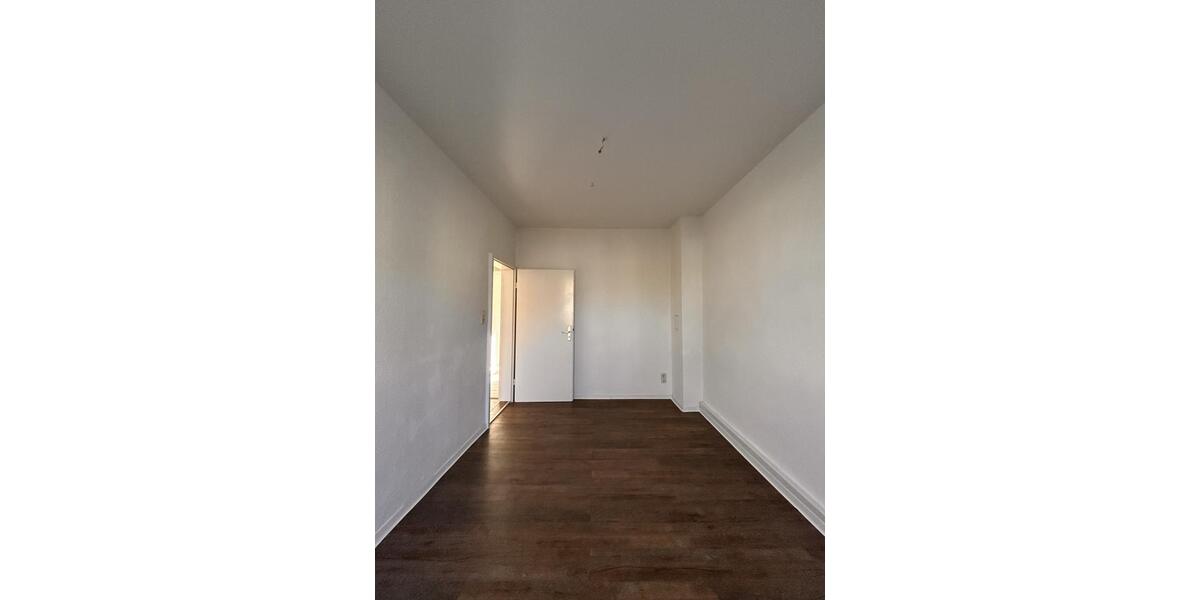 Erdgeschoßwohnung Eisenhüttenstadt - 3 Zimmer, 64 m&sup2;, 403&euro; | Angebot:25367974