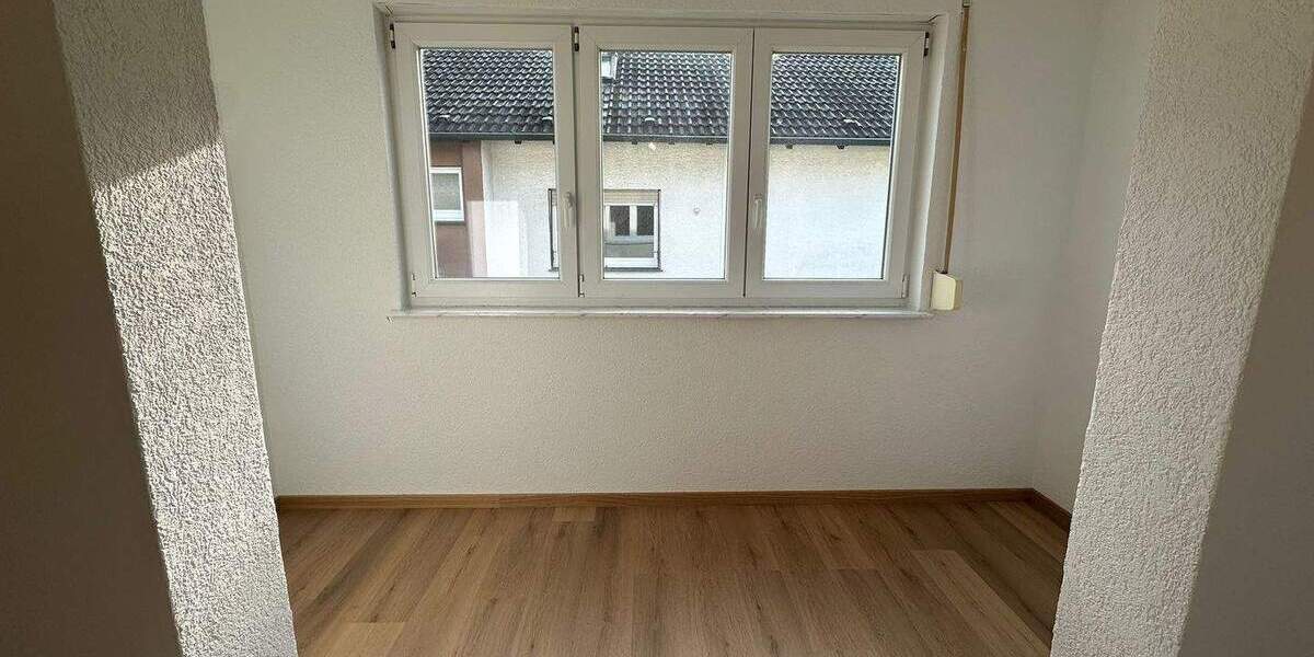 Etagenwohnung Rastatt - 4 Zimmer, 86 m&sup2;, 830&euro; | Angebot:25730174