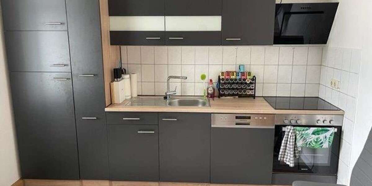 geräumige 3 Zi.-Wohnung inkl. Einbauküche in Pößnecker Stadtvilla 3 zimmer