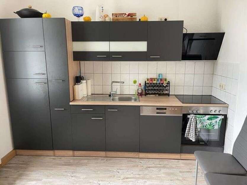 geräumige 3 Zi.-Wohnung inkl. Einbauküche in Pößnecker Stadtvilla 3 zimmer