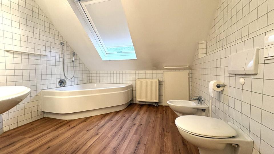 Dachgeschoßwohnung Leutkirch im Allgäu - 2 Zimmer, 100 m&sup2;, 950&euro; | Angebot:25900791