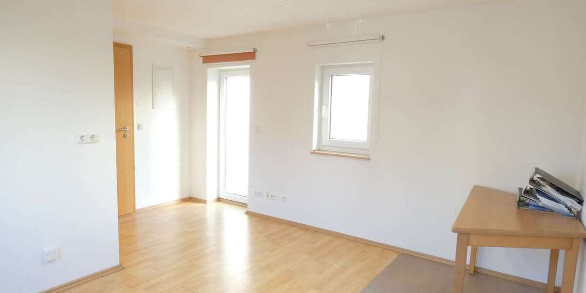 Etagenwohnung Rödental - 1 Zimmer, 20 m&sup2;, 250&euro; | Angebot:26946369