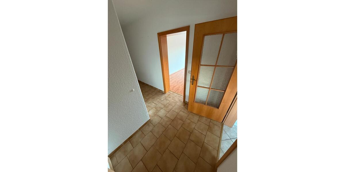 Etagenwohnung Großschirma - 4 Zimmer, 120 m&sup2;, 890&euro; | Angebot:24566023