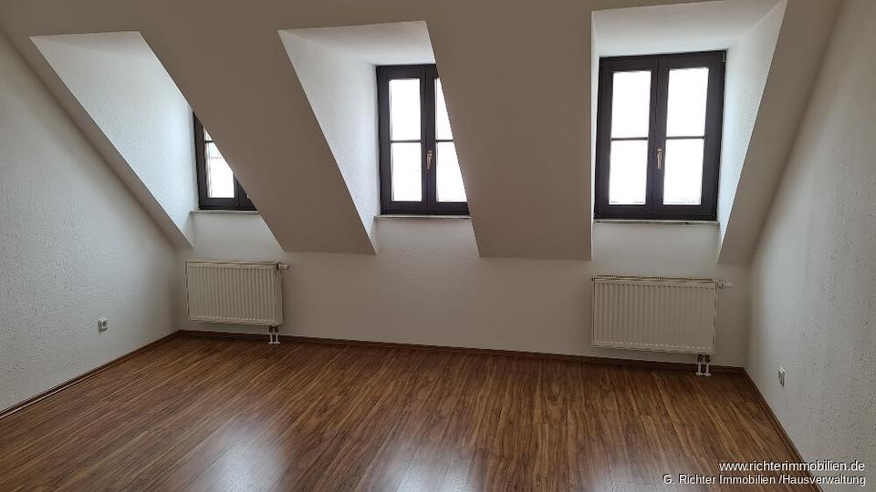 Dachgeschoßwohnung Freiberg - 3 Zimmer, 100 m&sup2;, 639&euro; | Angebot:23702559