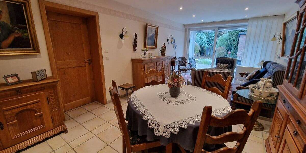 Etagenwohnung Mönchengladbach Windberg - 4 Zimmer, 124 m&sup2;, 1.200&euro; | Angebot:26744932