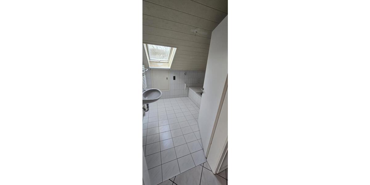 Einfamilienhaus Aach - 6 Zimmer, 220 m&sup2;, 2.000&euro; | Angebot:25420869