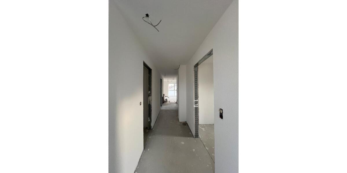 Ich biete eine Kernsanierte 3-Zimmerwohnung an zimmer