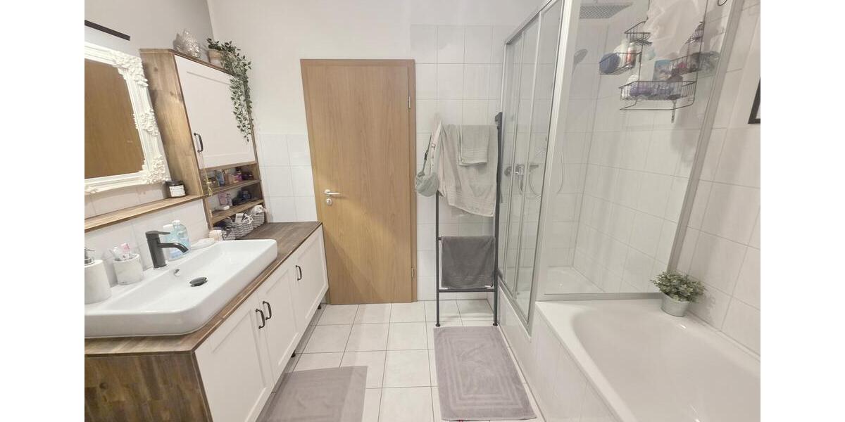 Dachgeschoßwohnung Sankt Augustin - 3 Zimmer, 80 m&sup2;, 760&euro; | Angebot:24750942