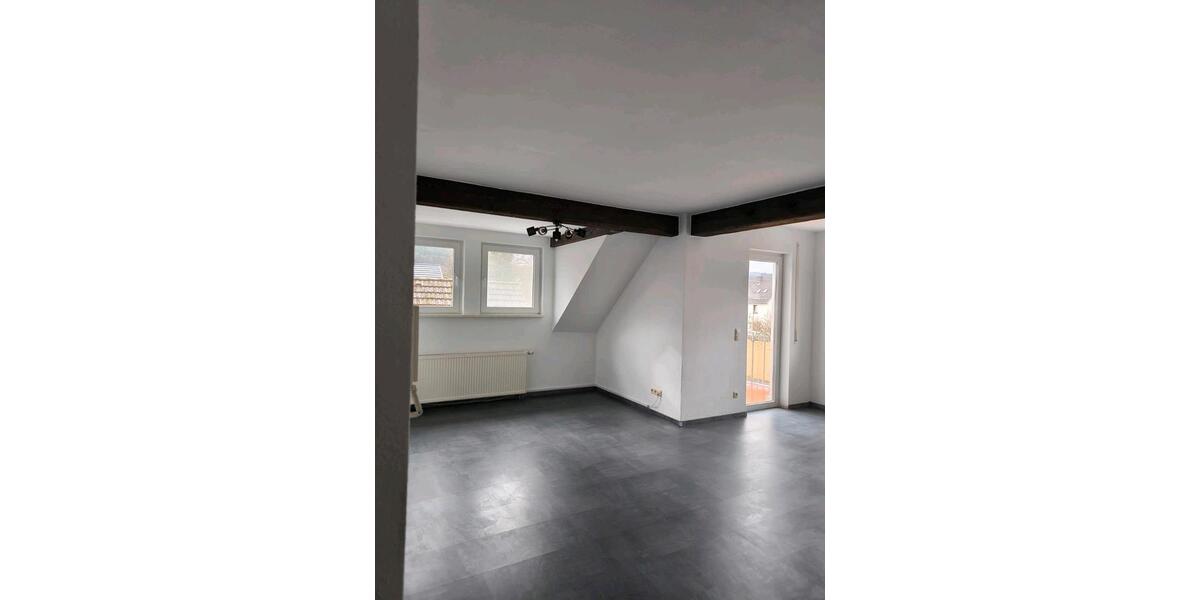Dachgeschoßwohnung Aßlar - 3 Zimmer, 75 m&sup2;, 1.080&euro; | Angebot:25163645