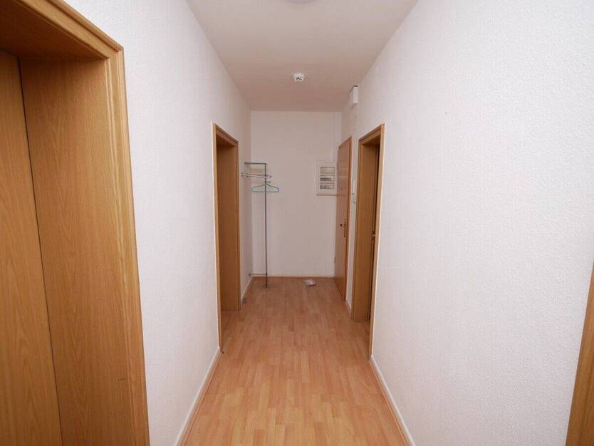 Perfekt für junge Leute: Gepflegte 2,5-Raum-Etagenwohnung mit Küche und Balkon Nahe der Universität 2 zimmer