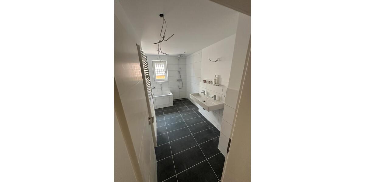 Etagenwohnung Bürstadt - 4.5 Zimmer, 121 m&sup2;, 1.690&euro; | Angebot:26625709