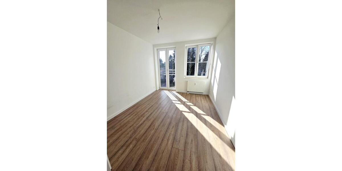 Etagenwohnung Schwerin Friedrichsthal - 3 Zimmer, 91 m&sup2;, 1.041&euro; | Angebot:25252565