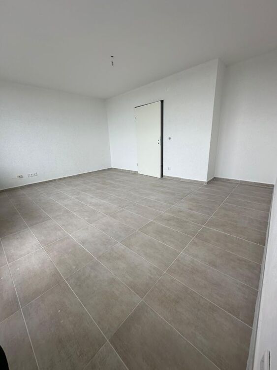 TOP sanierte 2,5 Zimmer Wohnung mit Balkon