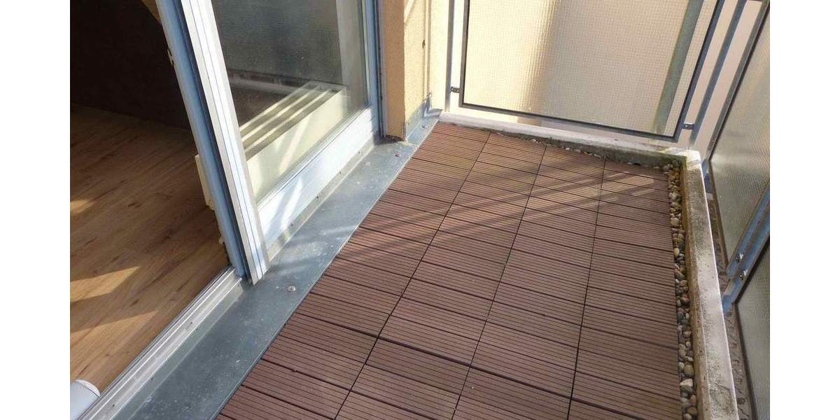 Sehr hübsche 1 12 Zimmer-Wohnung im 1. OG (Aufzug) mit Einbauküche, Balkon und Tiefgaragen-Stellplatz 1 zimmer