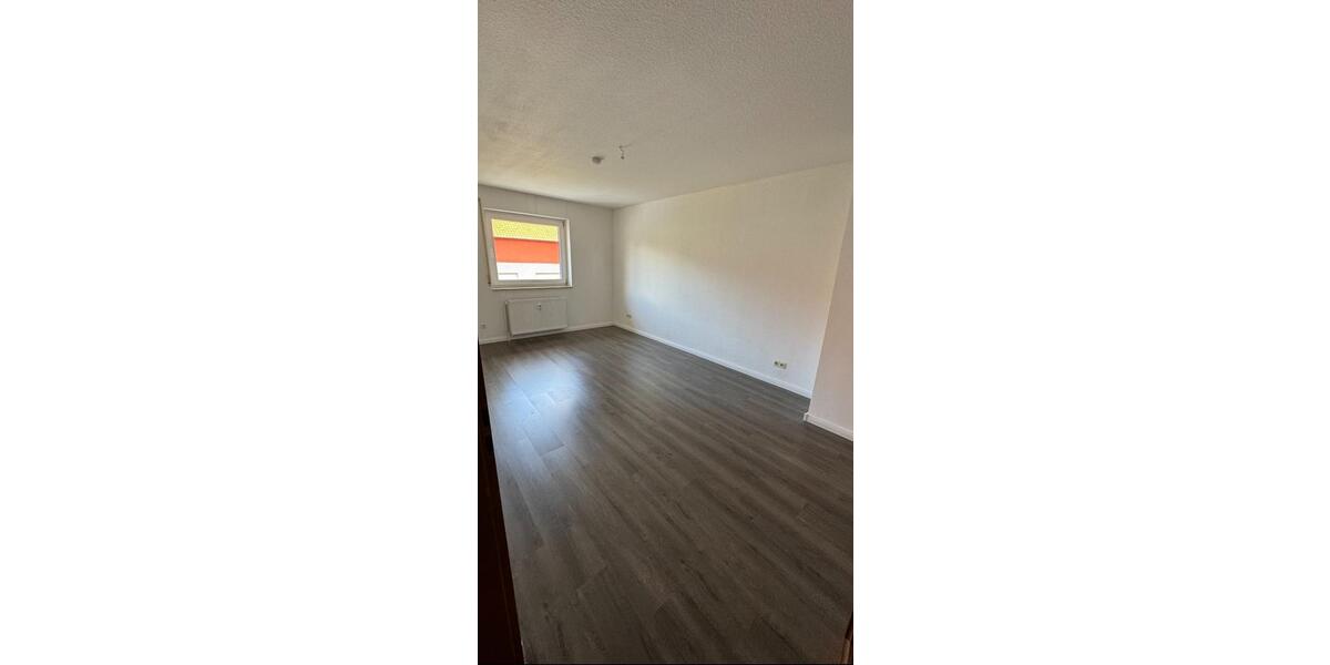 4-Zimmer Wohnung mit Balkon Einbauküche und separaten Eingang 4 zimmer