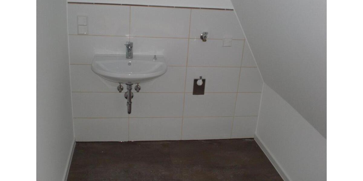 Dachgeschoßwohnung Fulda Aschenberg - 4 Zimmer, 98 m&sup2;, 980&euro; | Angebot:25886626