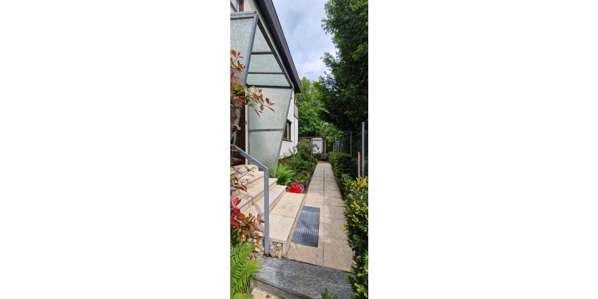Einfamilienhaus Sindelfingen - 3.5 Zimmer, 127 m&sup2;, 2.300&euro; | Angebot:26657569