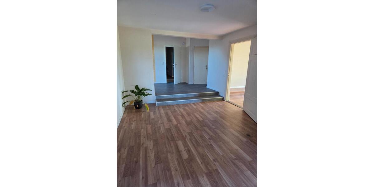 Dachgeschoßwohnung Westerstede - 3 Zimmer, 100 m&sup2;, 700&euro; | Angebot:26095420