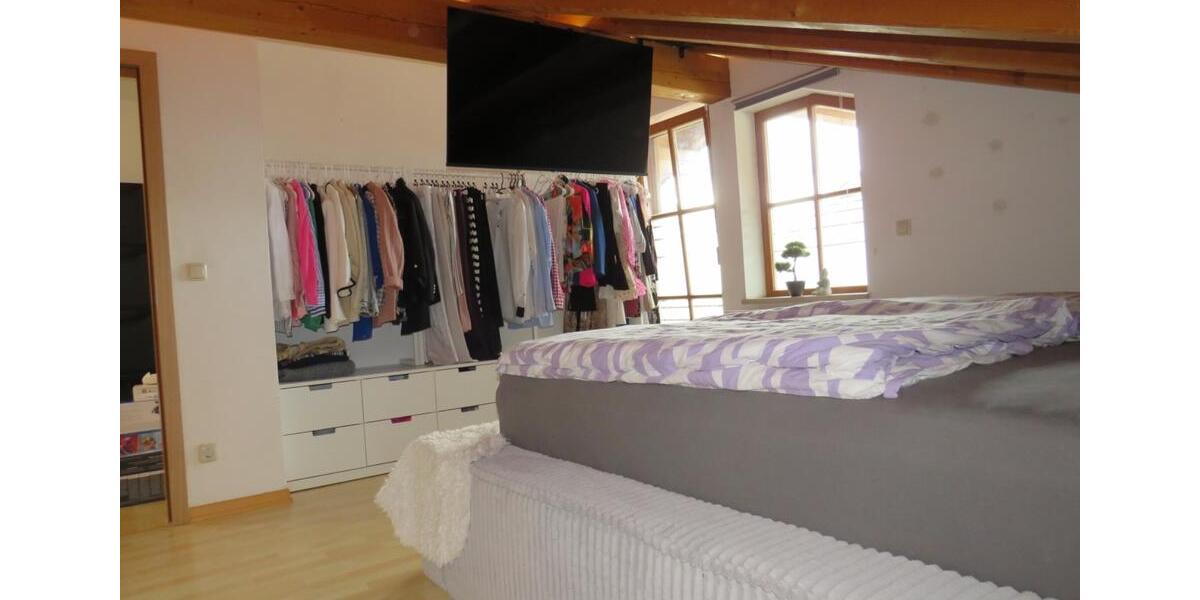 Dachgeschoßwohnung Mittenwald - 3 Zimmer, 80 m&sup2;, 990&euro; | Angebot:26638691