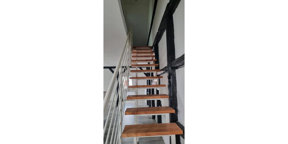 Dachgeschoßwohnung Lehrte - 3 Zimmer, 150 m&sup2;, 1.500&euro; | Angebot:26474575