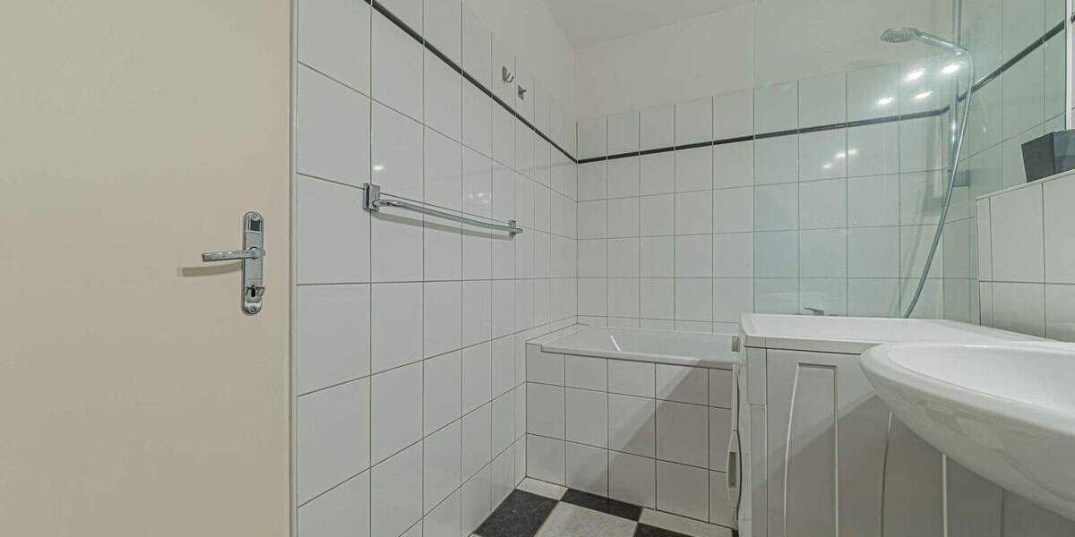 Etagenwohnung Frankfurt am Main Westend-Süd - 2 Zimmer, 66 m&sup2;, 2.490&euro; | Angebot:25661903