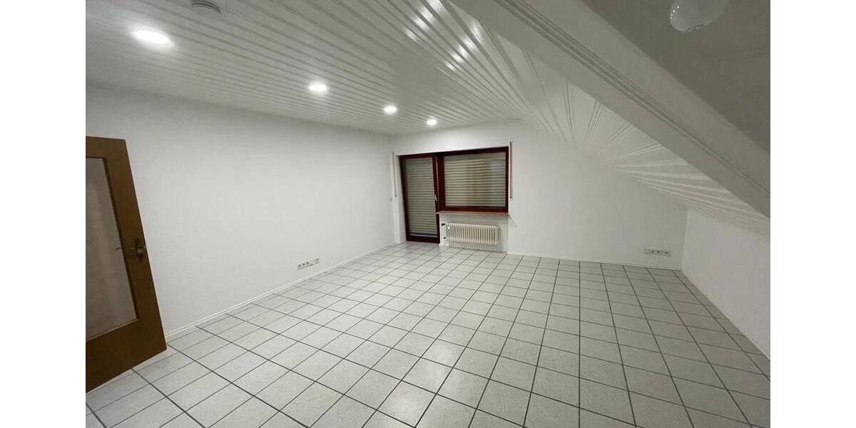 Dachgeschoßwohnung Hünfeld - 2 Zimmer, 76 m&sup2;, 780&euro; | Angebot:25258411