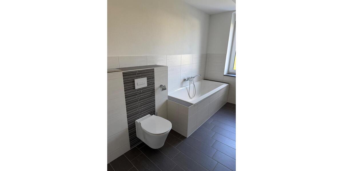 Etagenwohnung Fraureuth - 4 Zimmer, 97 m&sup2;, 772&euro; | Angebot:26226452