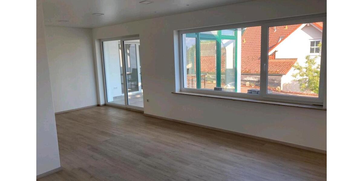 Erdgeschoßwohnung Sulzfeld - 4 Zimmer, 132 m&sup2;, 1.280&euro; | Angebot:26288314