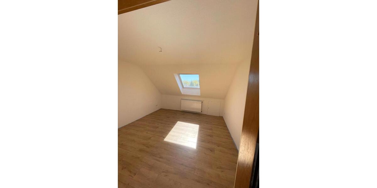 Dachgeschoßwohnung Bad Gandersheim - 4 Zimmer, 85 m&sup2;, 620&euro; | Angebot:26398893