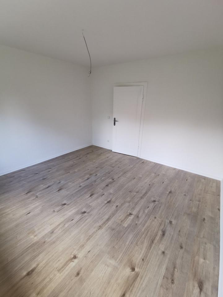 gegenüber St. Bernward - neues Bad - Laminat - Keller - Garten