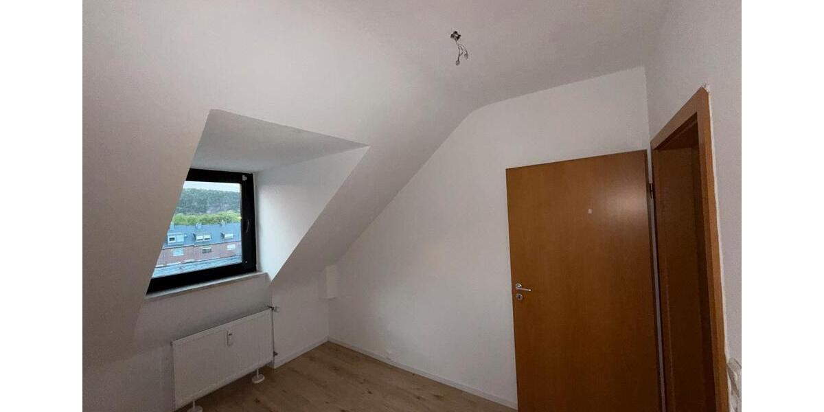Dachgeschoßwohnung Trier Nord - 3 Zimmer, 70 m&sup2;, 940&euro; | Angebot:26238647