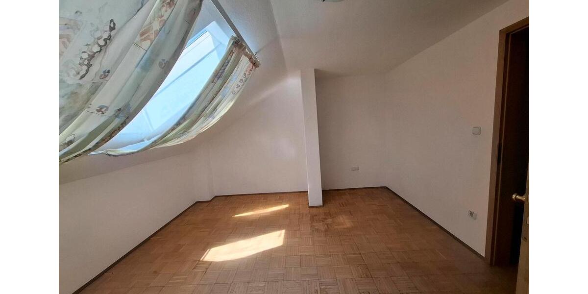 Dachgeschoßwohnung Erbendorf Pfaben - 3 Zimmer, 85 m&sup2;, 900&euro; | Angebot:26525645