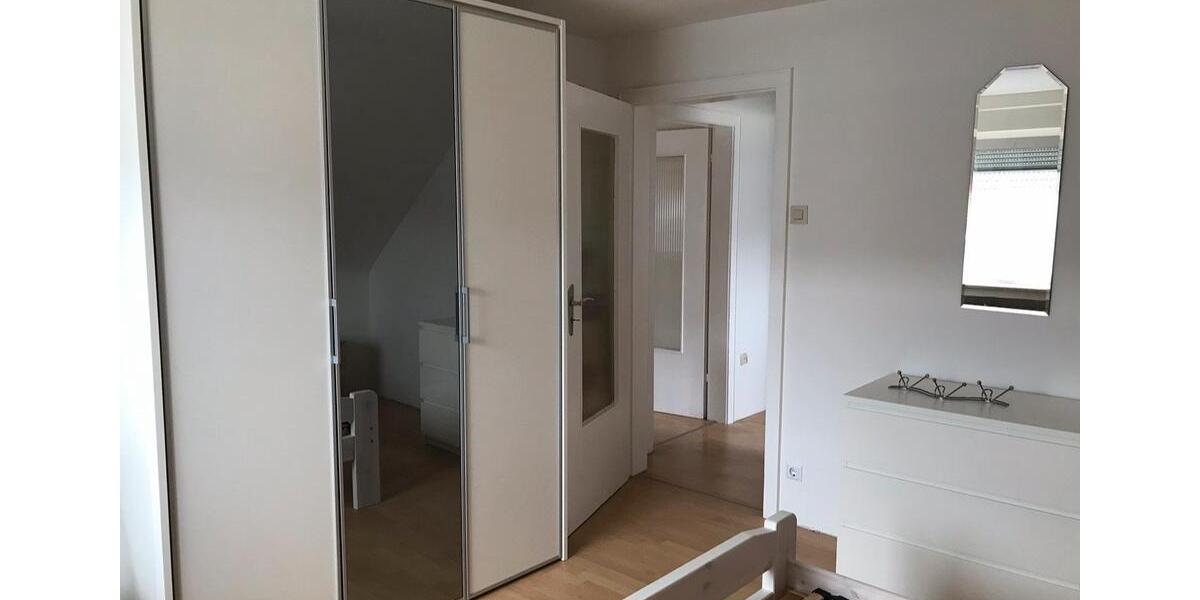 Dachgeschoßwohnung Heiligenhaus - 2 Zimmer, 48 m&sup2;, 350&euro; | Angebot:25102685